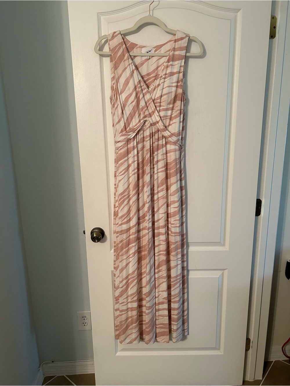 Soma jersey dress with pockets and removable cups medium